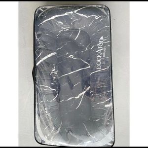 Dockatot Deluxe in Black Marble